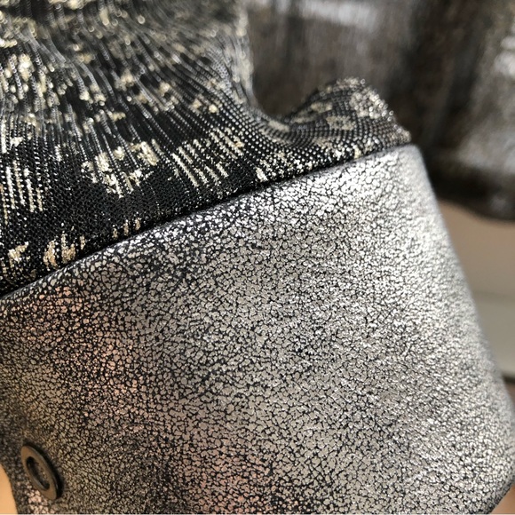 Gorgeous T Tahari sheer blouse with faux leather collar and cuffs. Sz L - Picture 4 of 9